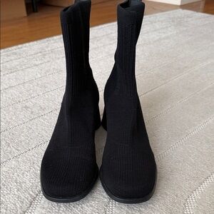 Black Women's Knit Ankle Boots